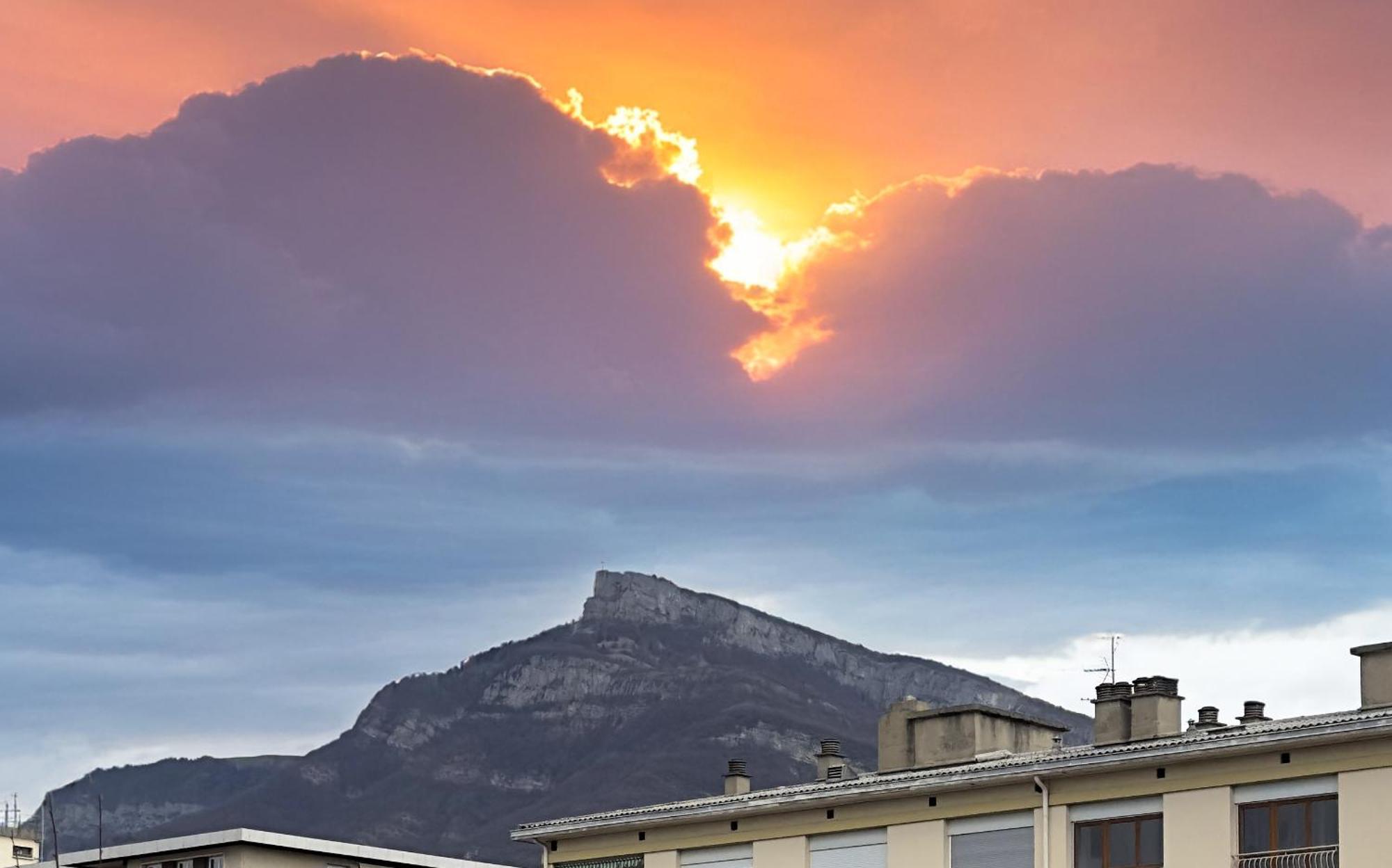 Superbe Appartement - Parking Gratuit - 4 Personnes Chambéry Exteriér fotografie